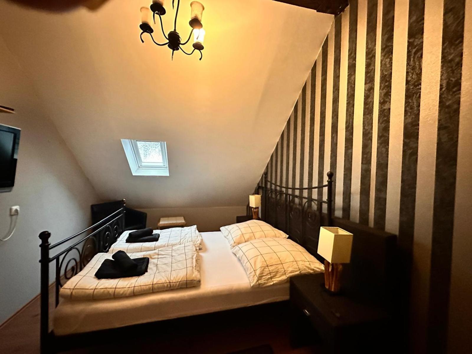 Adam'S Hostel - Self Check-In & Only Private Rooms Дюссельдорф Экстерьер фото